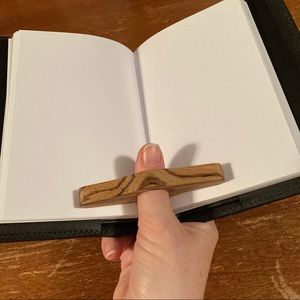 Wood & Leather thumb book holder